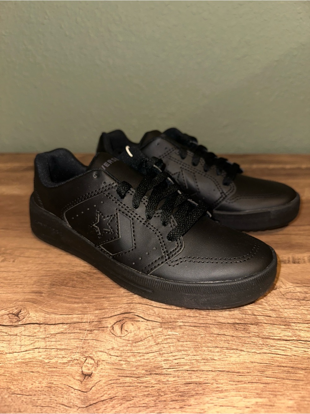 Converse boys Black Low-Top Leather Sneakers